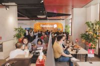 Gen Z đổ xô đến Grand World soi menu, đu trend ẩm thực