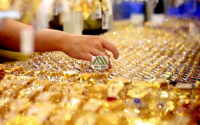 Điểm tin sáng: Vàng thế giới giảm mạnh, xuống dưới mốc 1.800 USD/ounce